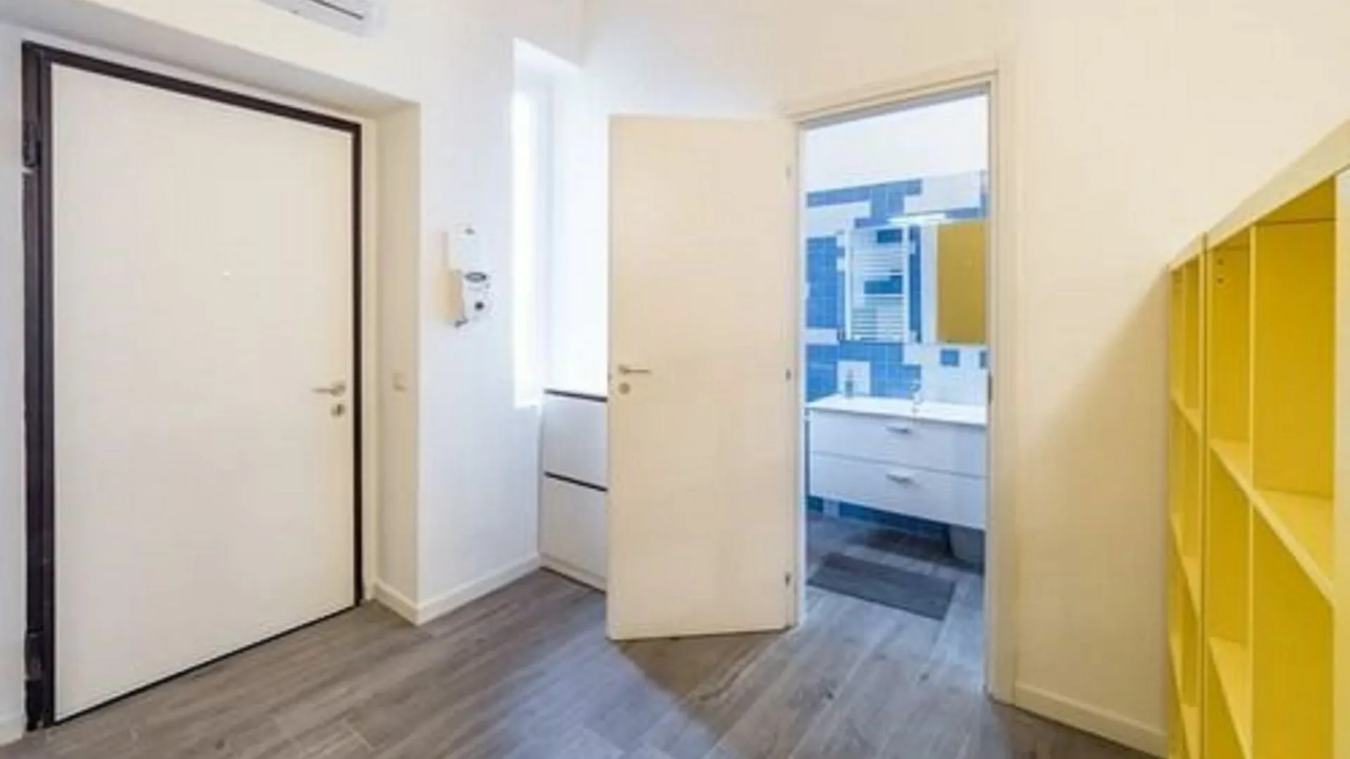 Living Central Station Apartment Milan Italy